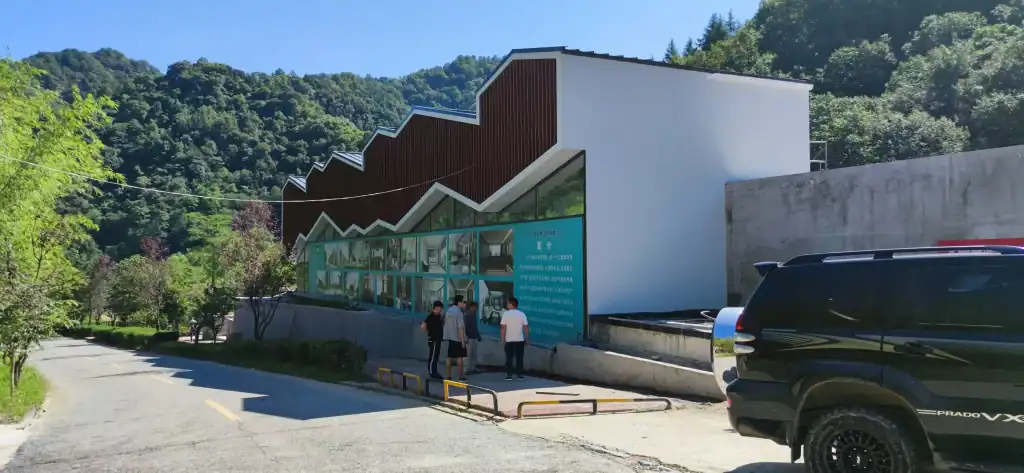 Luoyang Ruixi Ye Xinghe Resort Hotel