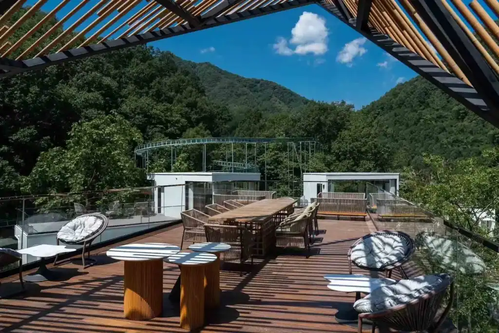 Luoyang Ruixi Ye Xinghe Resort Hotel