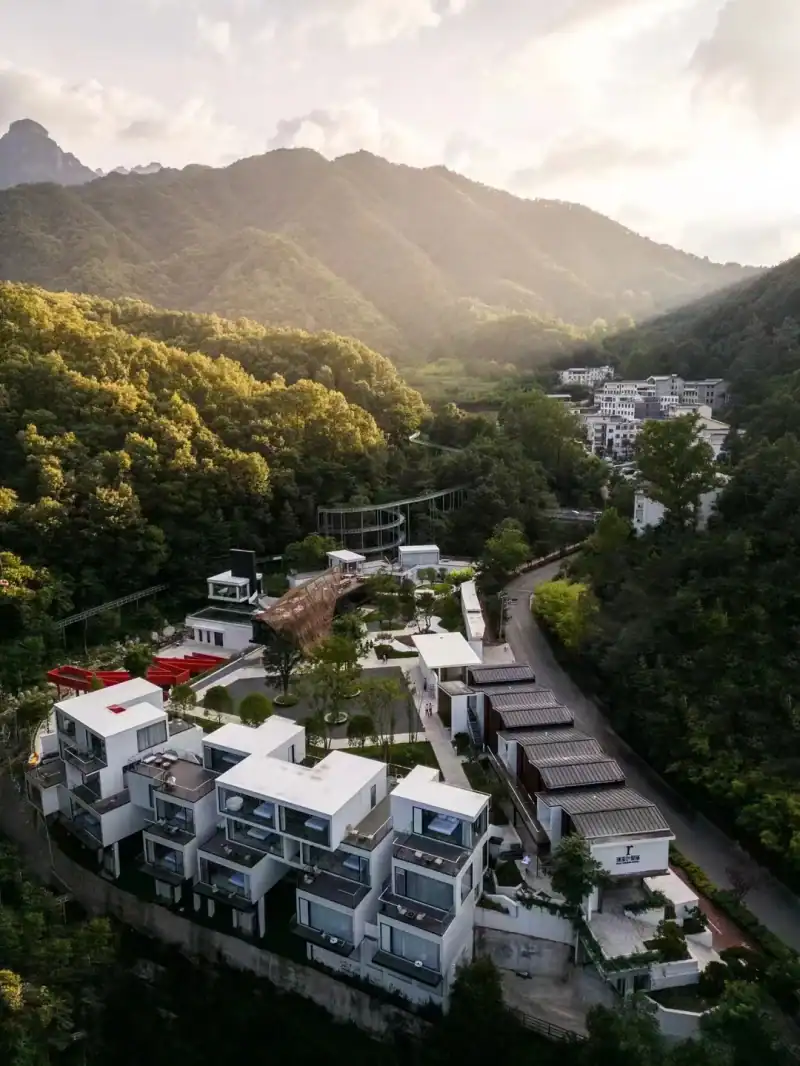 Luoyang Ruixi Ye Xinghe Resort Hotel