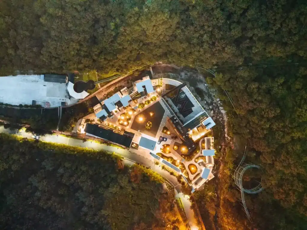 Luoyang Ruixi Ye Xinghe Resort Hotel